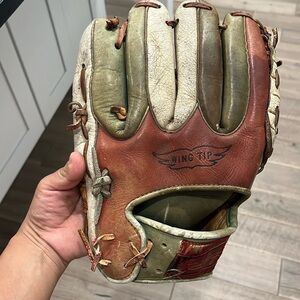Vintage Rawlings edge U cated heel Roy white Left hand glove